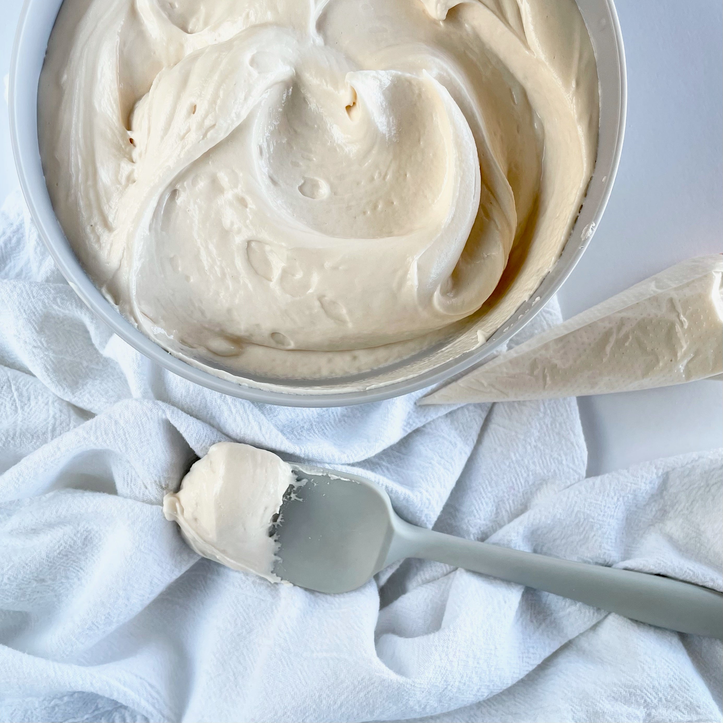 Completely Cream Cheese Royal Icing Recipe – Lolly's Home Kitchen